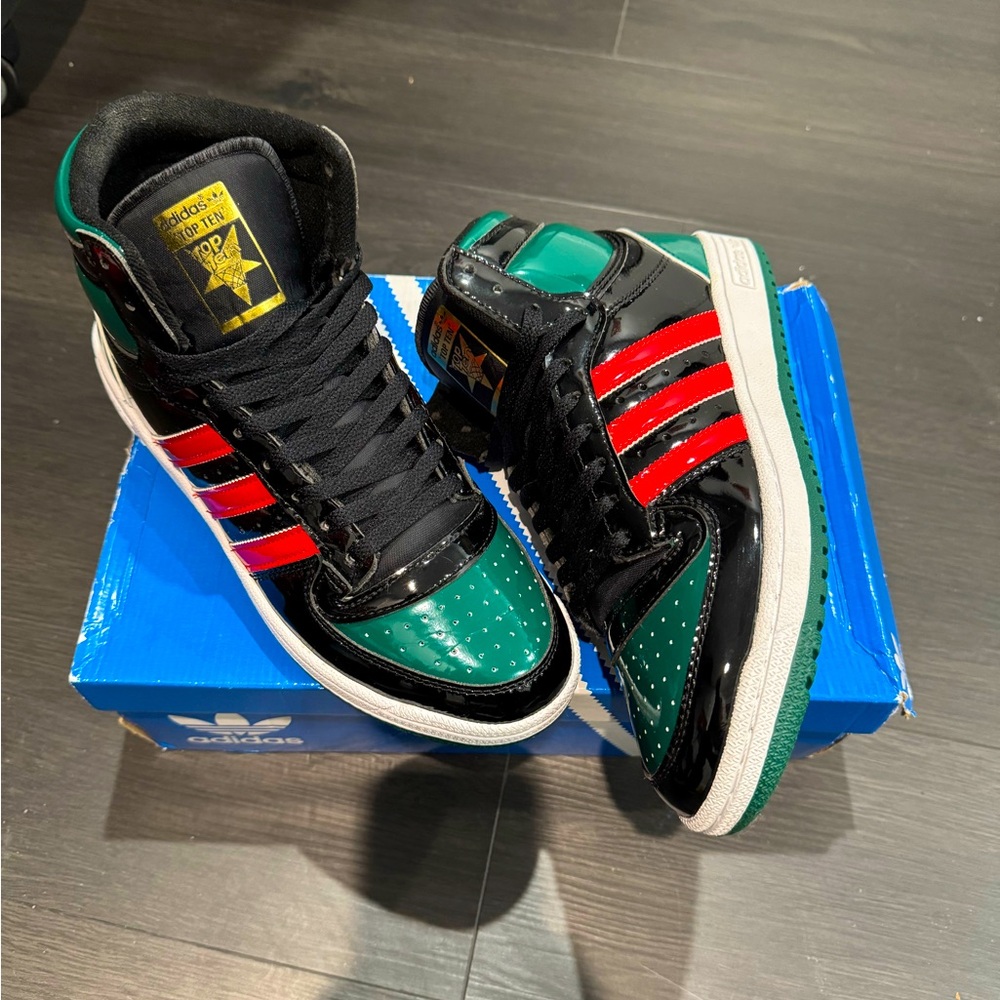 Men’s Adidas Top Ten’s size 9. Worn once excellent condition.